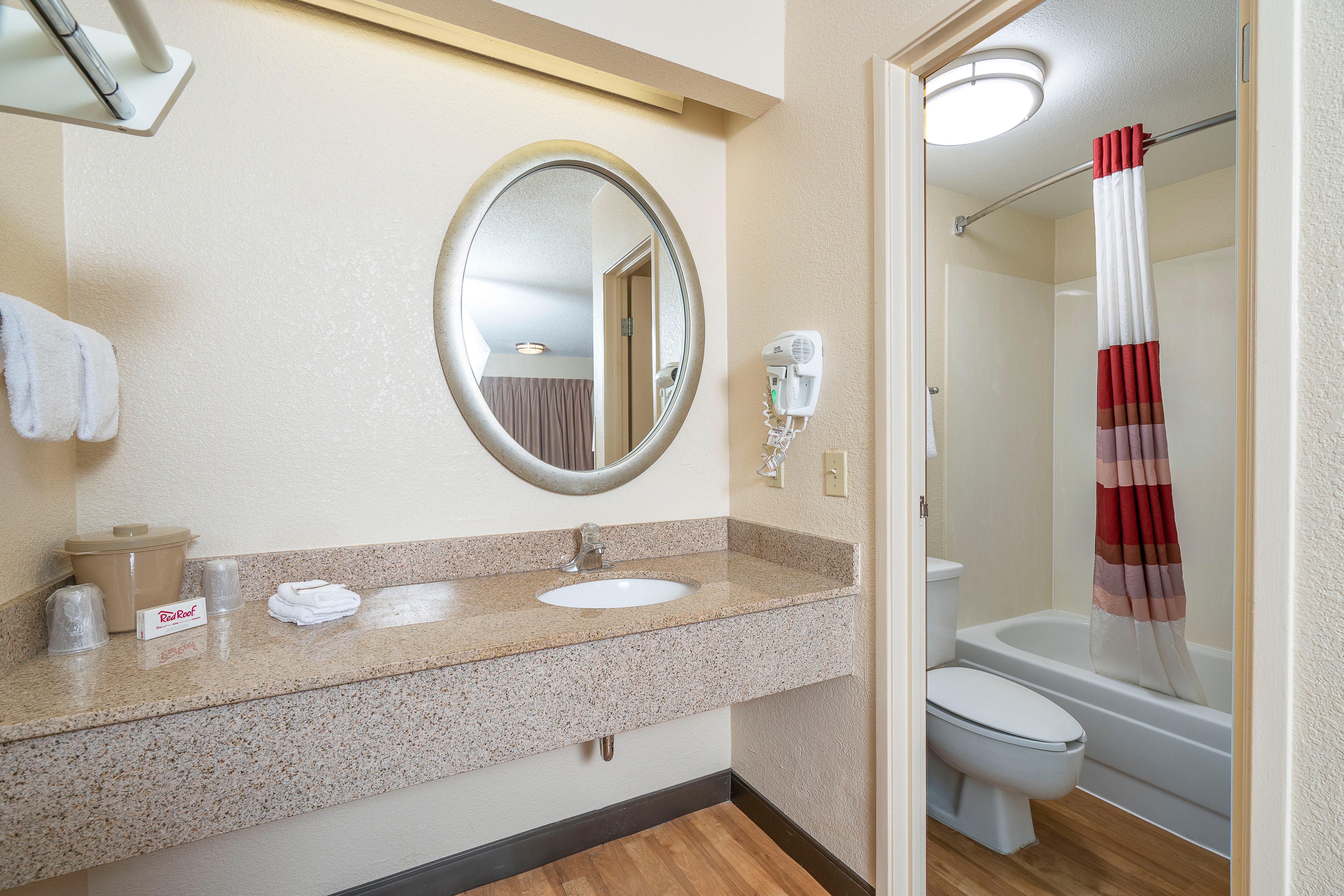 Red Roof Inn Edison Extérieur photo